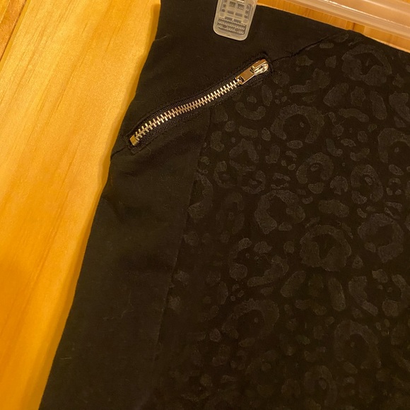 Divided by H&M Women’s Black Leopard Print Mini Skirt - Picture 4 of 8